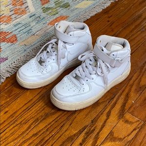 AIR FORCE 1 mids Women’s sz 8 white leather
